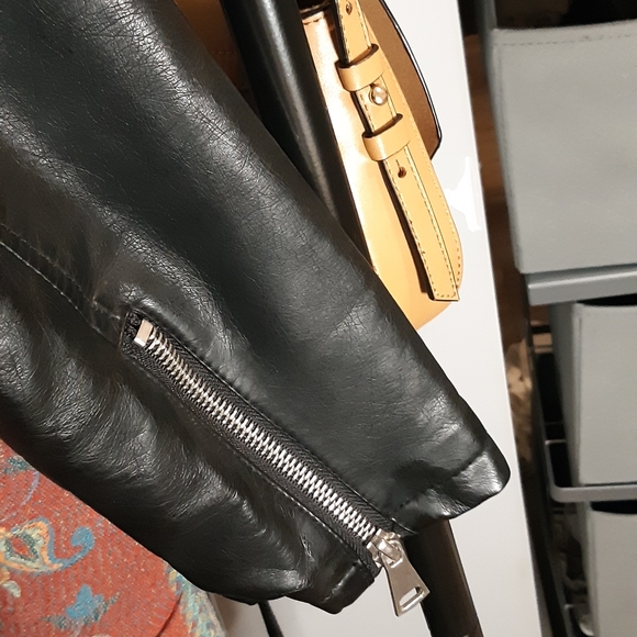 🌺Moving Sale!🪴 Embroidered Faux leather jacket - Picture 3 of 8